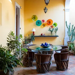 Casa Araiza, Centro De Pensión